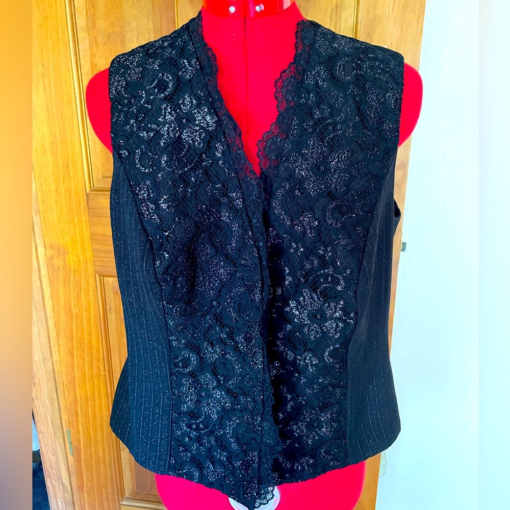 Western lacy vest sized medium,